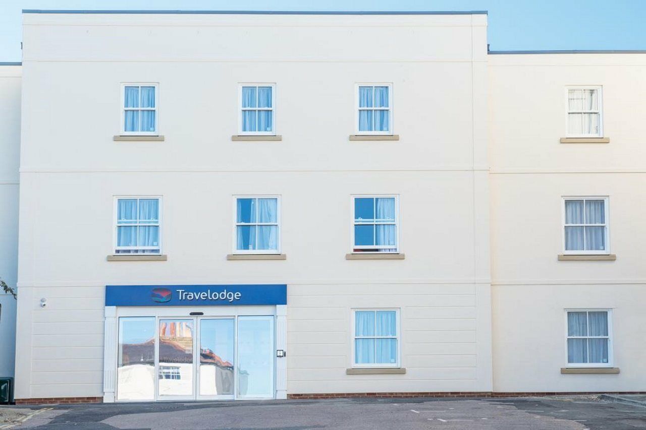 Travelodge Райд Экстерьер фото